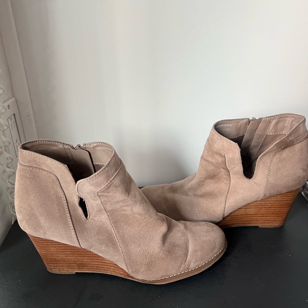 Steve Madden size 9 faux suede ankle boots booties